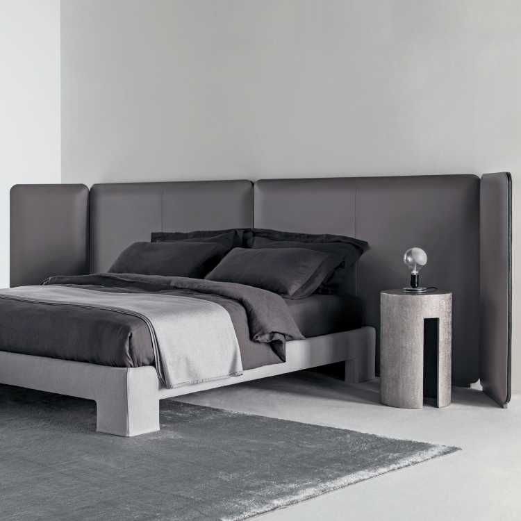Tuyo Kuoio Bed from Meridianiat Pure Interiors