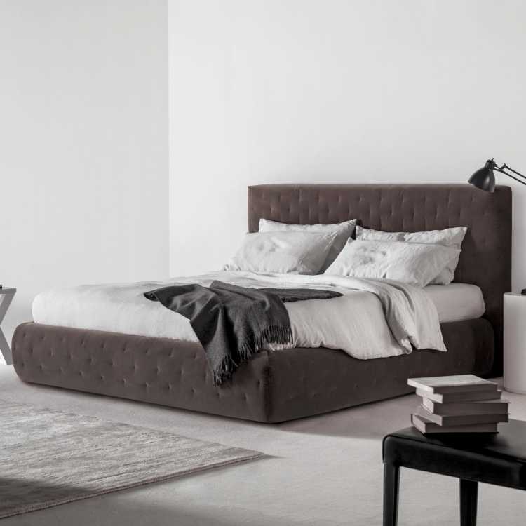 Tuyo Quilt Bed from Meridianiat Pure Interiors