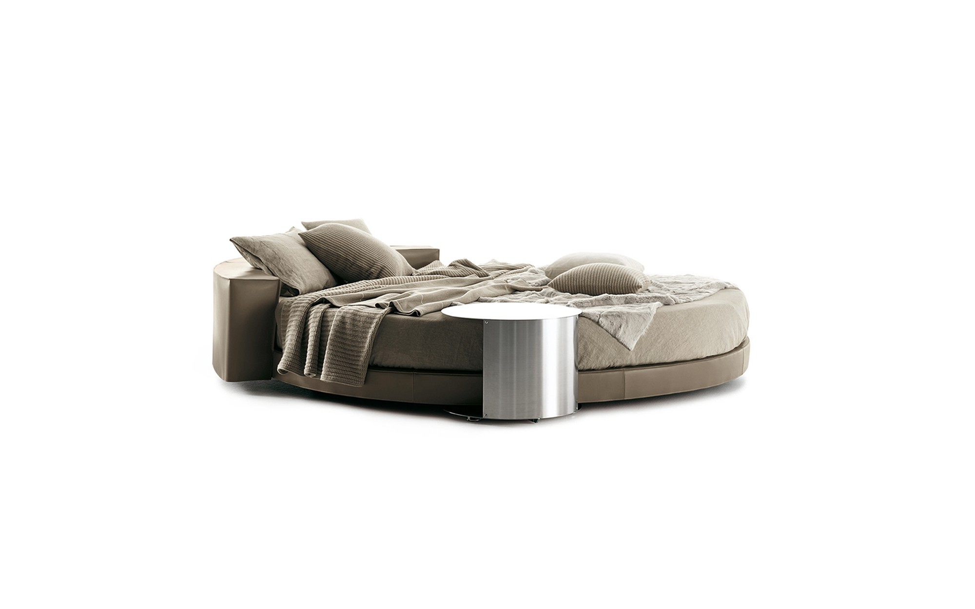 Glamour. Beds from Ivano Redaelli at Pure Interiors