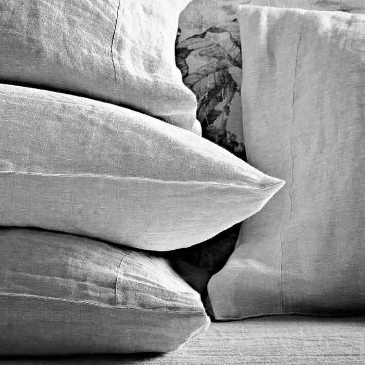 Linen Bedding by Ivano Redaelli from Pure Interiors | 